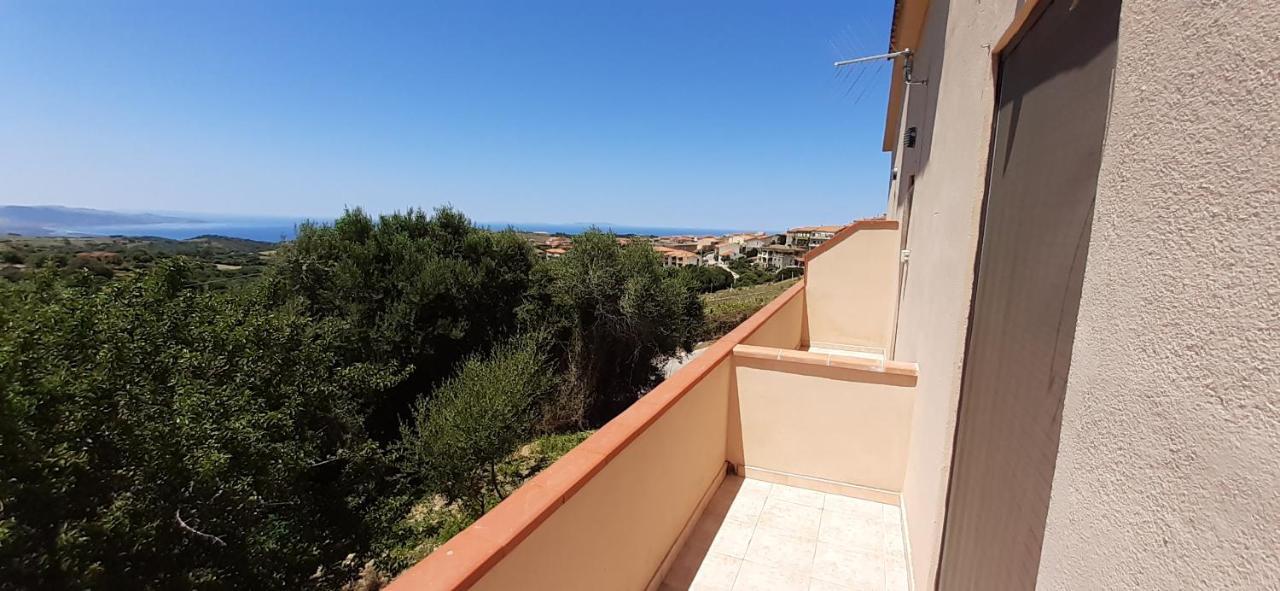 Casa Vacanza Costa Rossa Vista Mare Trinità dʼAgultu Zewnętrze zdjęcie