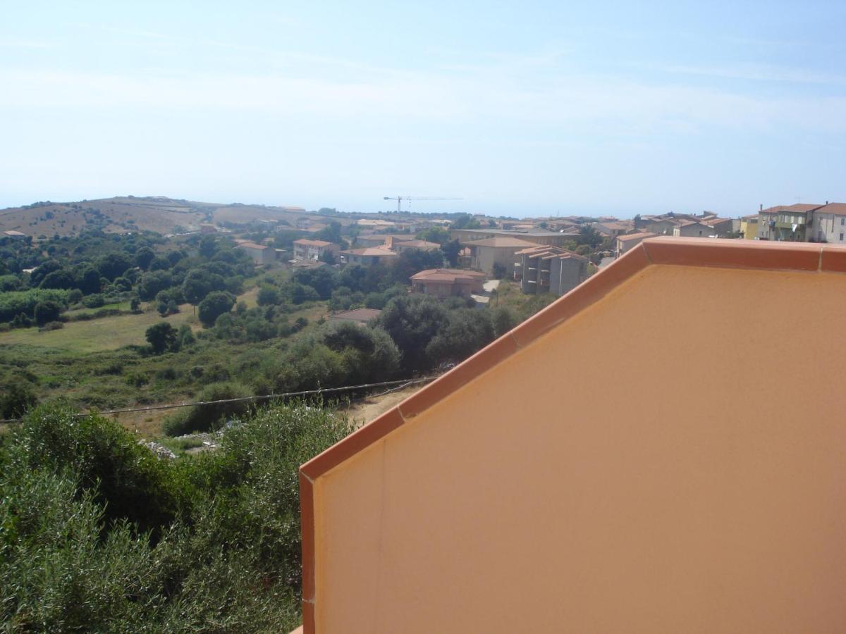Casa Vacanza Costa Rossa Vista Mare Trinità dʼAgultu Zewnętrze zdjęcie